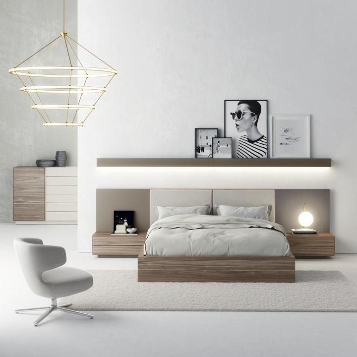 Luces led en el cabezal de la cama